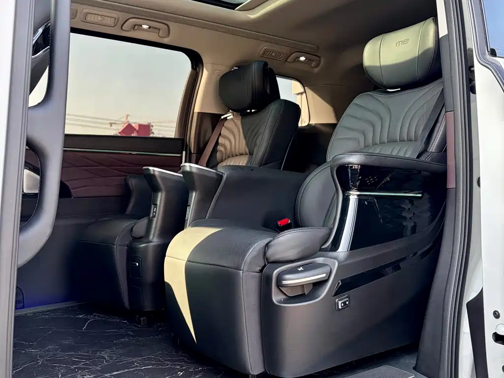 GAC Motor Trumpchi M8 — фото 8