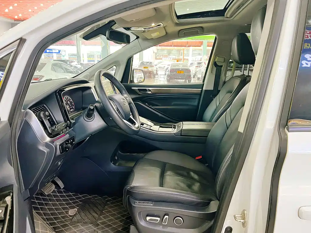 GAC Motor Trumpchi M8 — фото 4