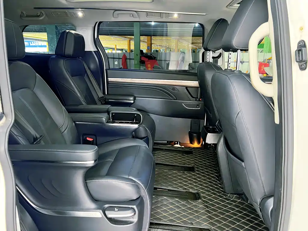 GAC Motor Trumpchi M8 — фото 9