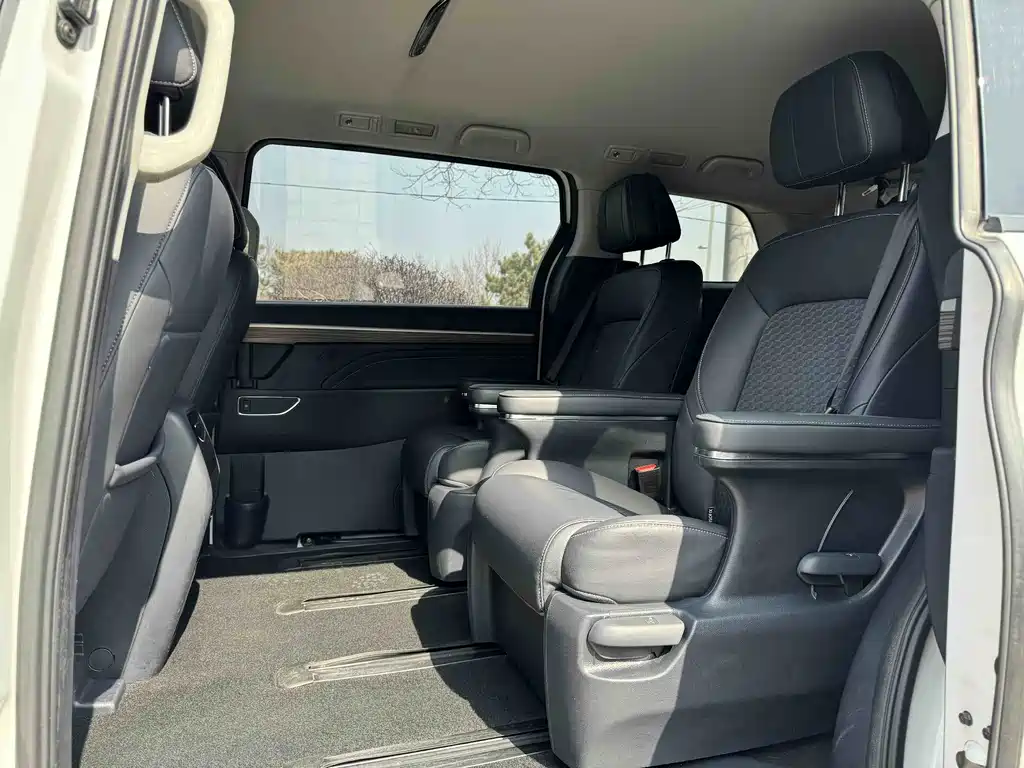 GAC Motor Trumpchi M8 — фото 10