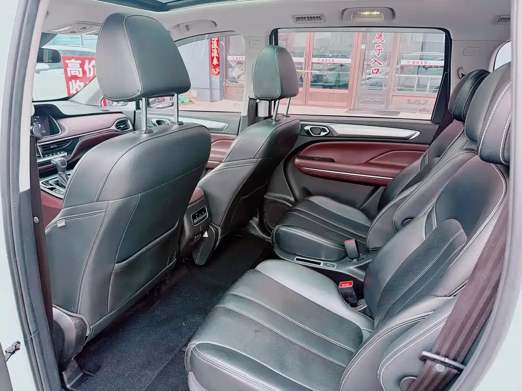 GAC Motor Trumpchi M6 — фото 8