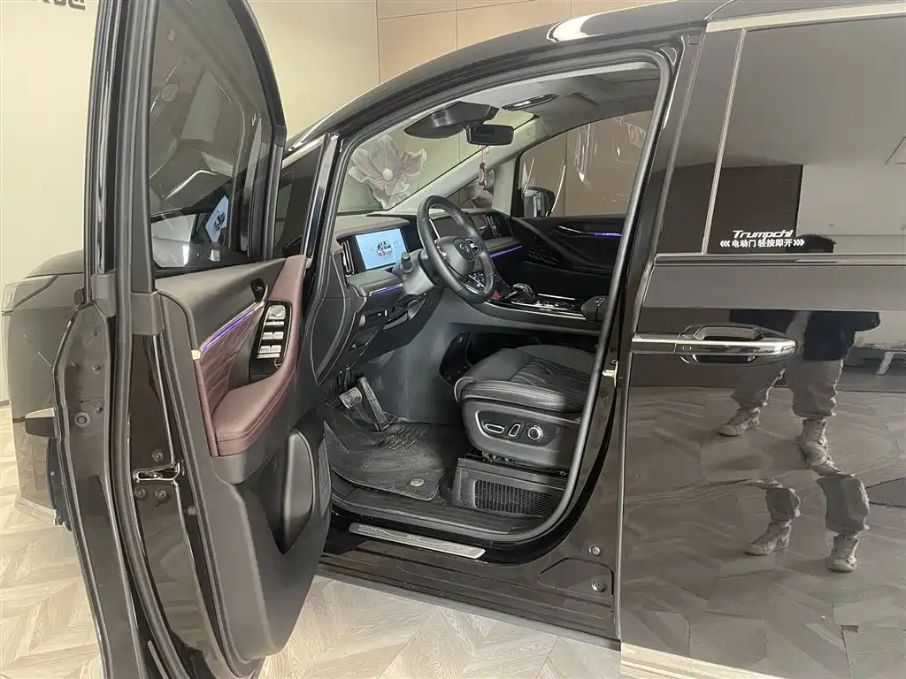 GAC Motor Trumpchi M8 — фото 21