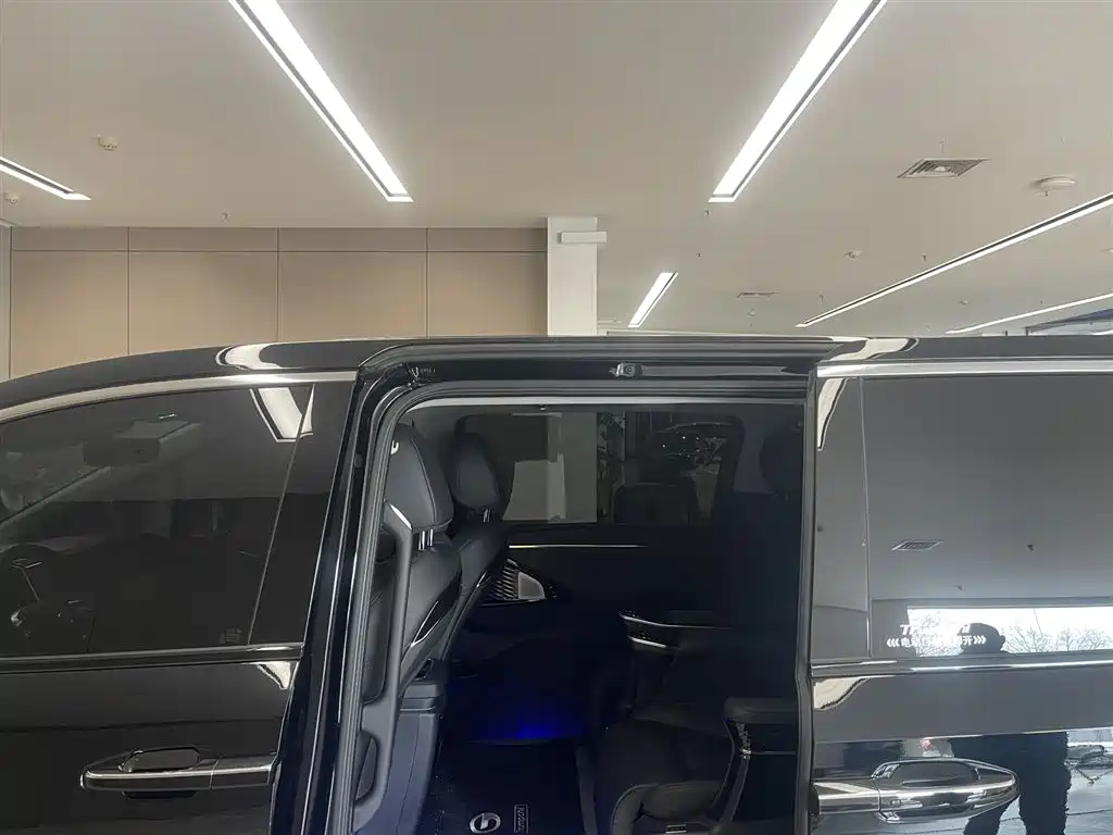 GAC Motor Trumpchi M8 — фото 23