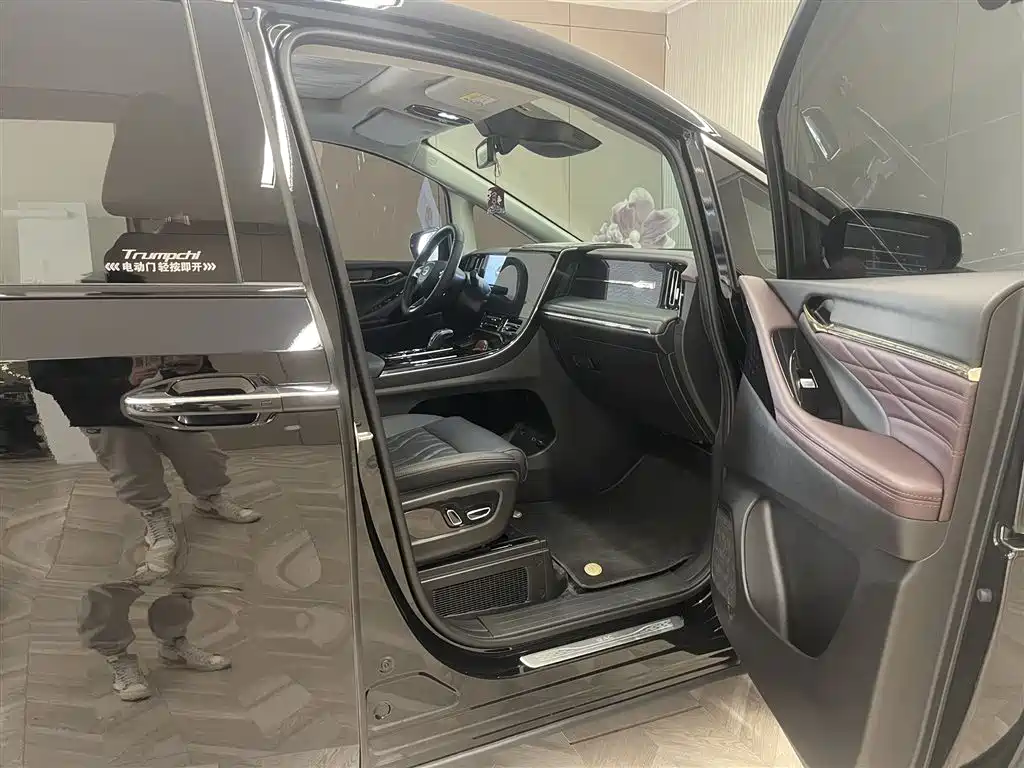 GAC Motor Trumpchi M8 — фото 25
