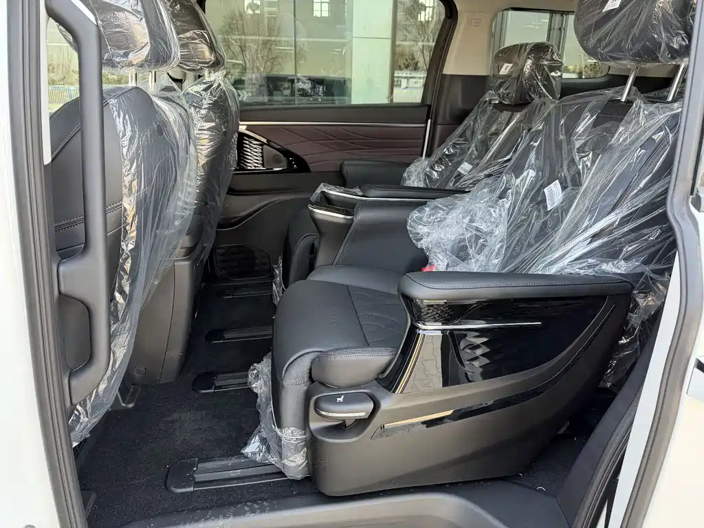 GAC Motor Trumpchi M8 — фото 9