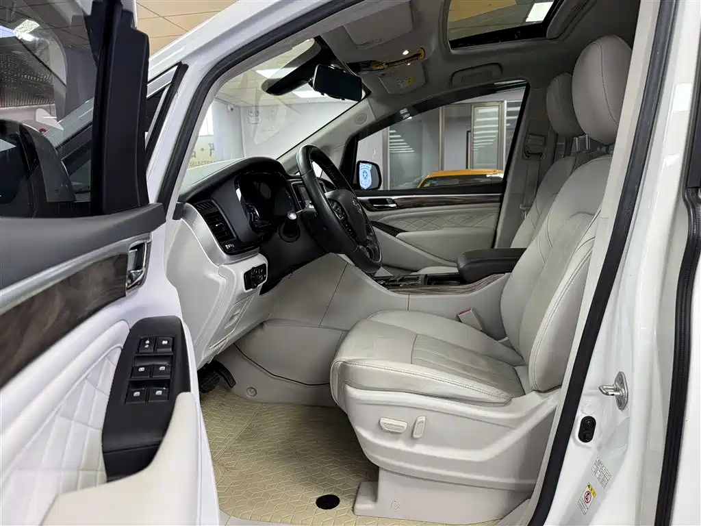 GAC Motor Trumpchi M8 — фото 8