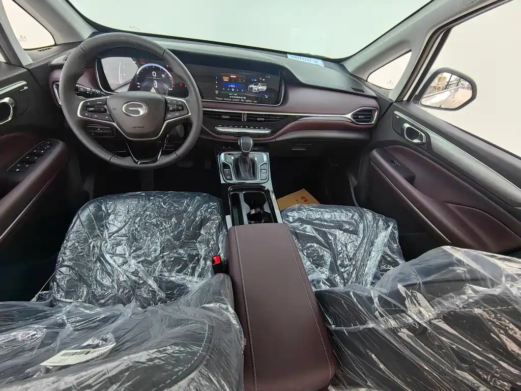 GAC Motor Trumpchi M6 — фото 10