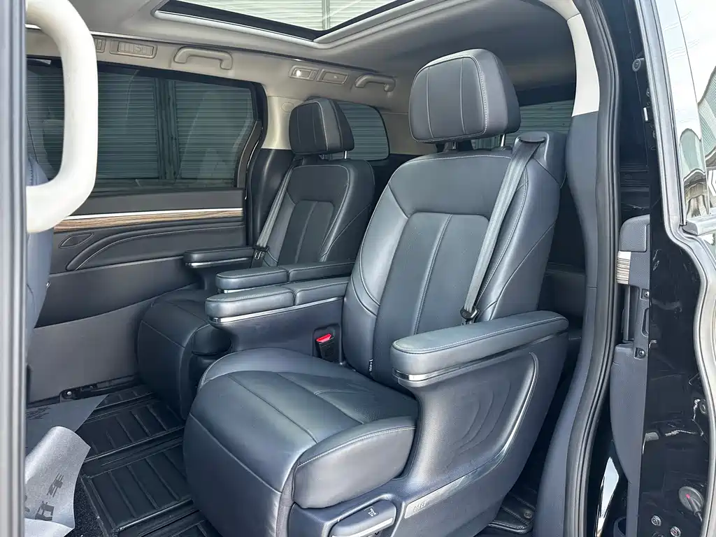 GAC Motor Trumpchi M8 — фото 10