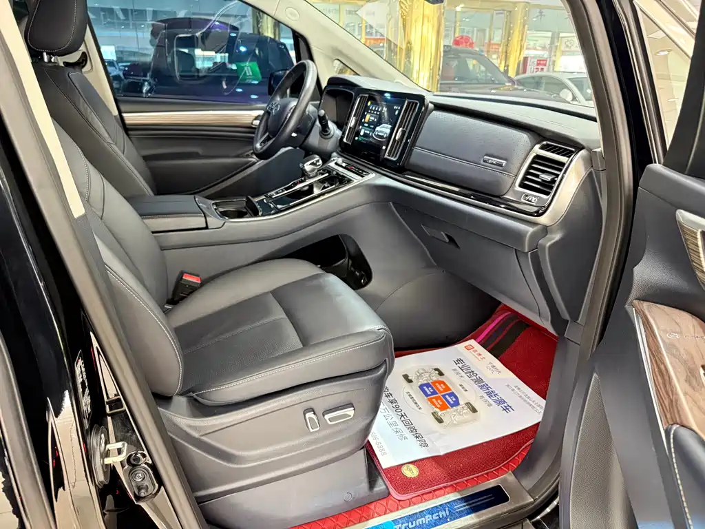 GAC Motor Trumpchi M8 — фото 8