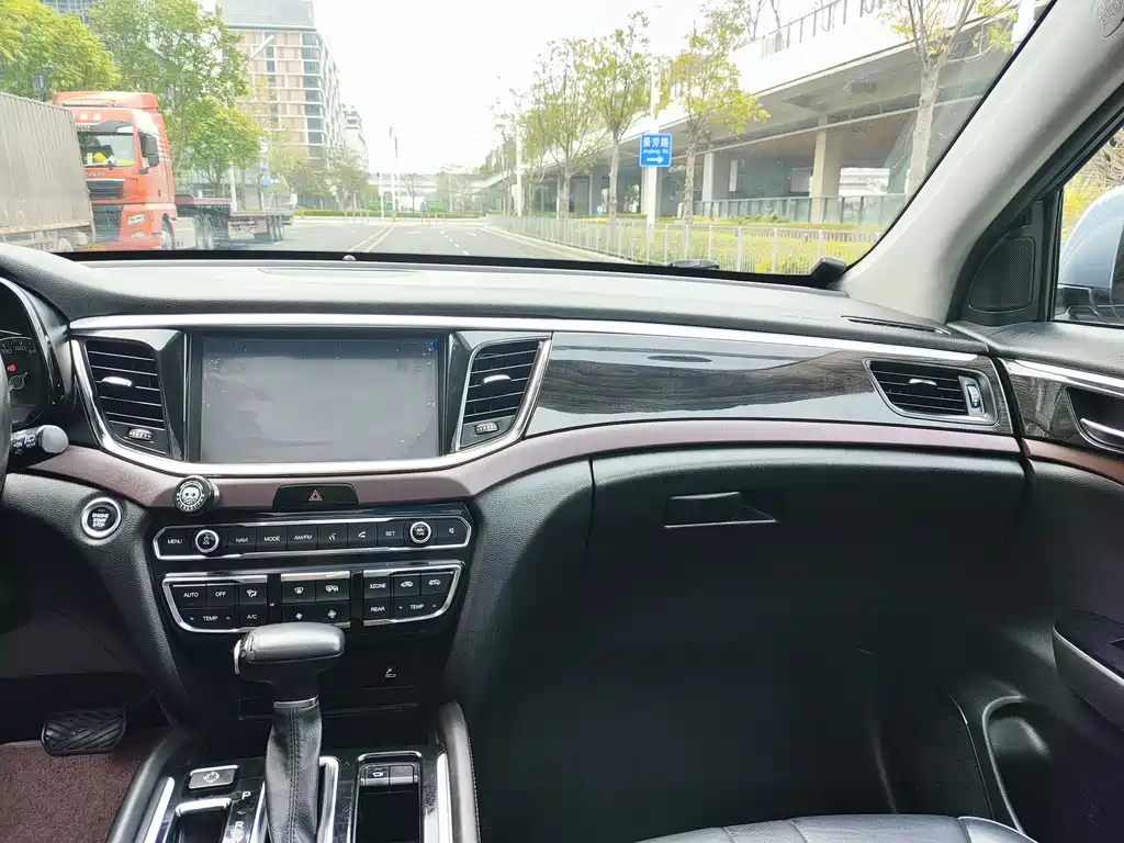 GAC Motor Trumpchi GS8 — фото 13