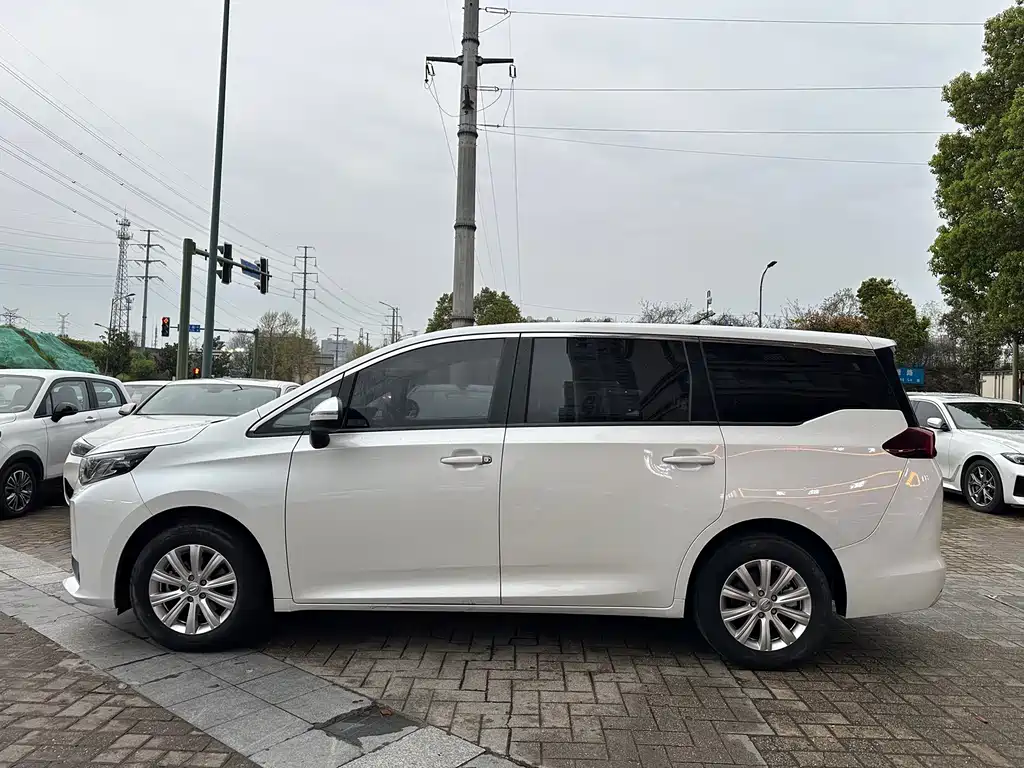 GAC Motor Trumpchi M6 — фото 4