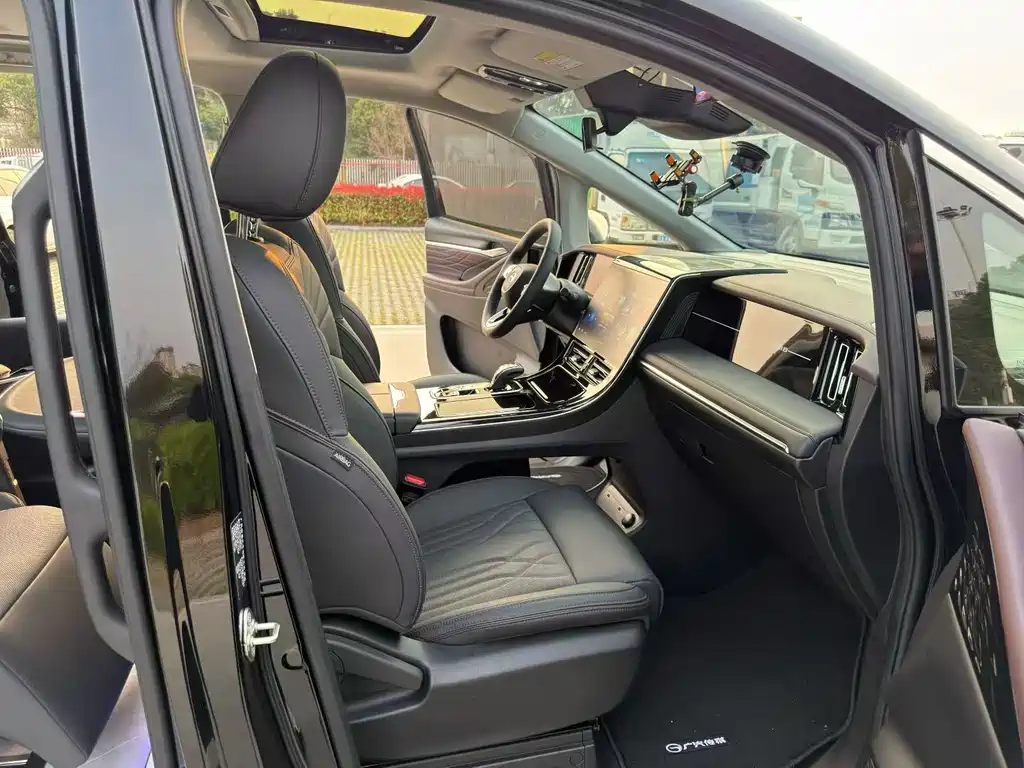 GAC Motor Trumpchi M8 — фото 9