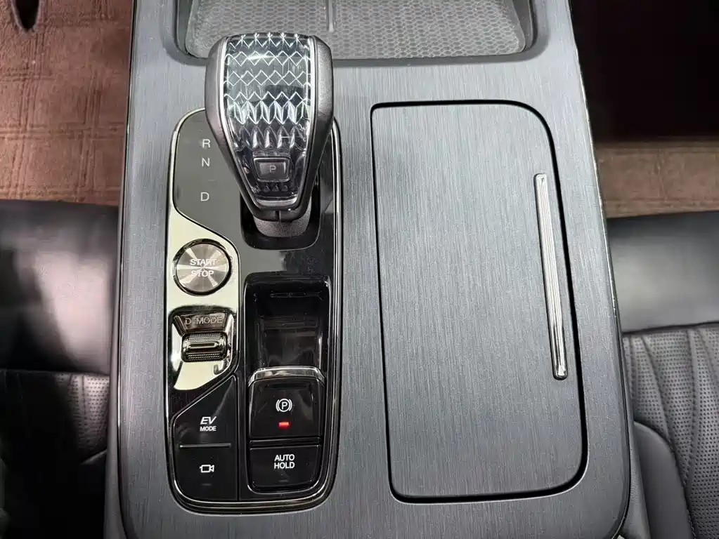 GAC Motor Trumpchi GS8 — фото 17