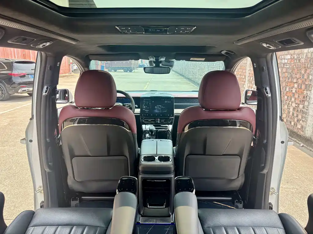 GAC Motor Trumpchi M8 — фото 13