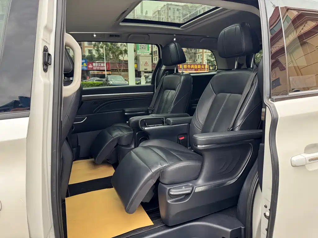 GAC Motor Trumpchi M8 — фото 11