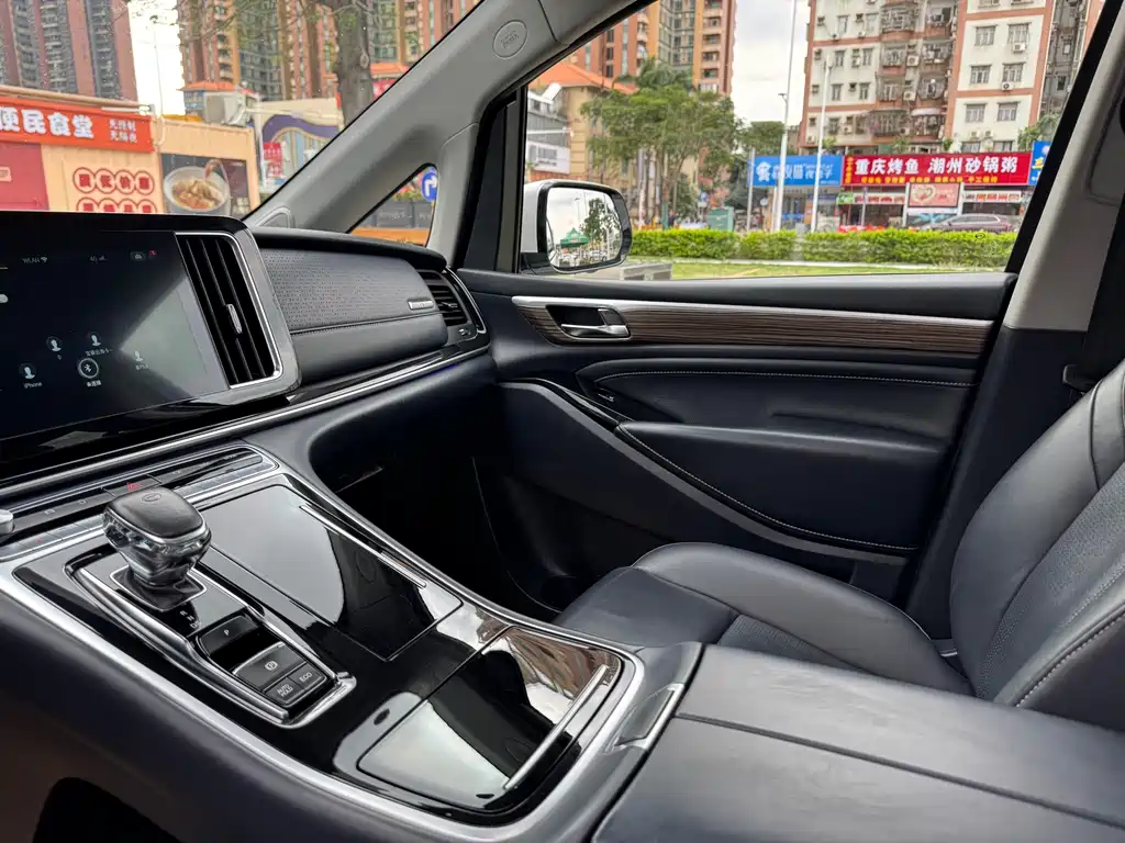 GAC Motor Trumpchi M8 — фото 10