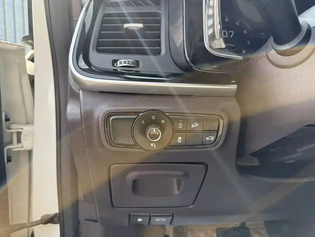 GAC Motor Trumpchi M8 — фото 17