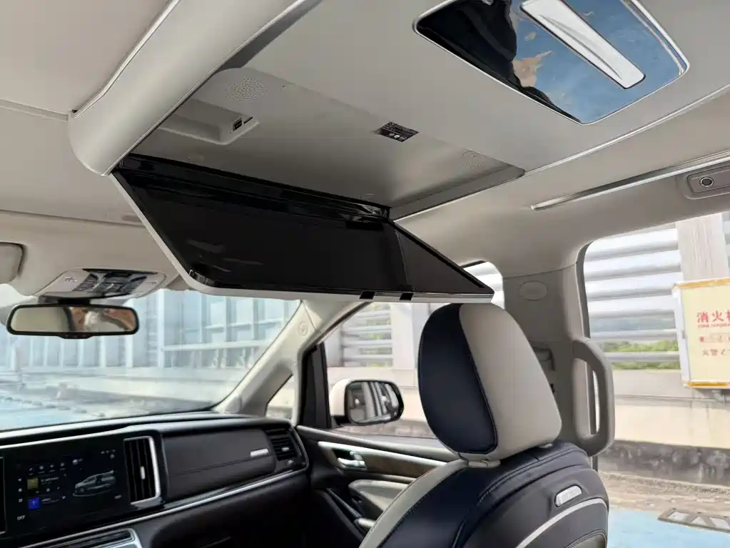 GAC Motor Trumpchi M8 — фото 27