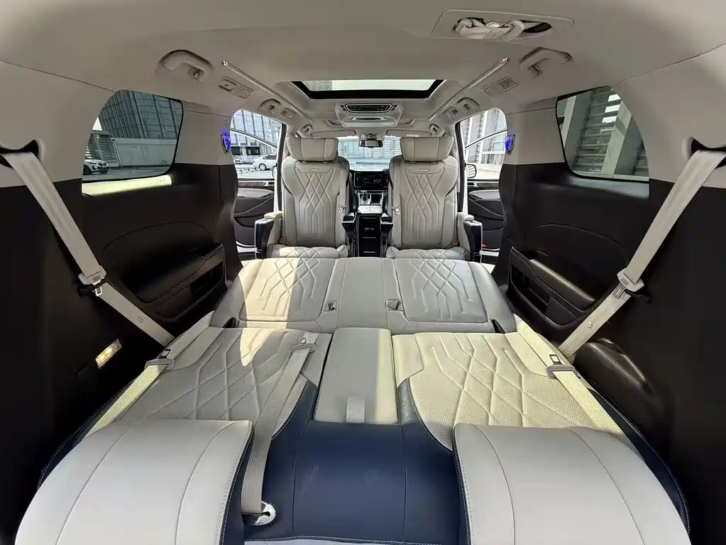GAC Motor Trumpchi M8 — фото 34