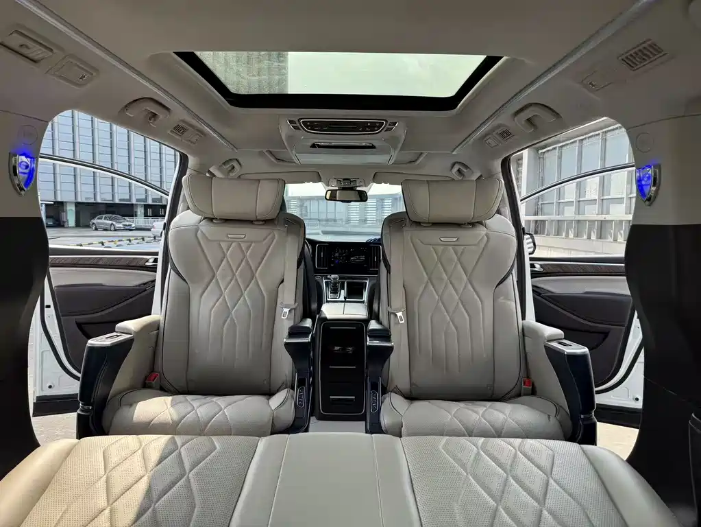 GAC Motor Trumpchi M8 — фото 35