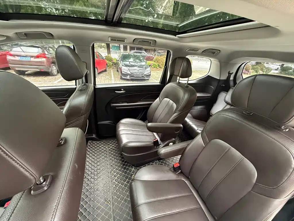 GAC Motor Trumpchi M6 — фото 6