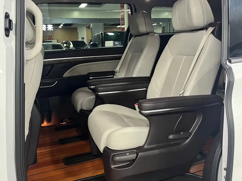 GAC Motor Trumpchi M8 — фото 15
