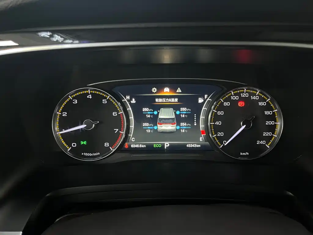 GAC Motor Trumpchi M8 — фото 23