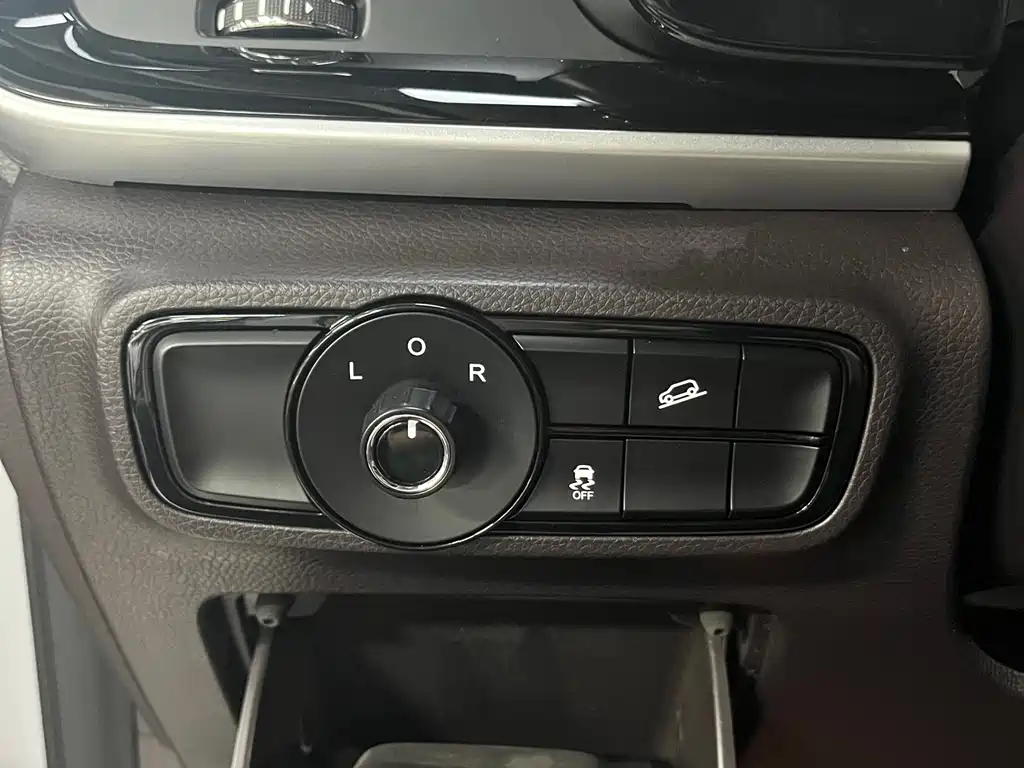GAC Motor Trumpchi M8 — фото 26
