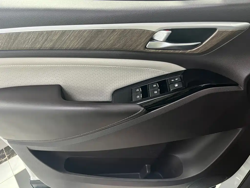 GAC Motor Trumpchi M8 — фото 27