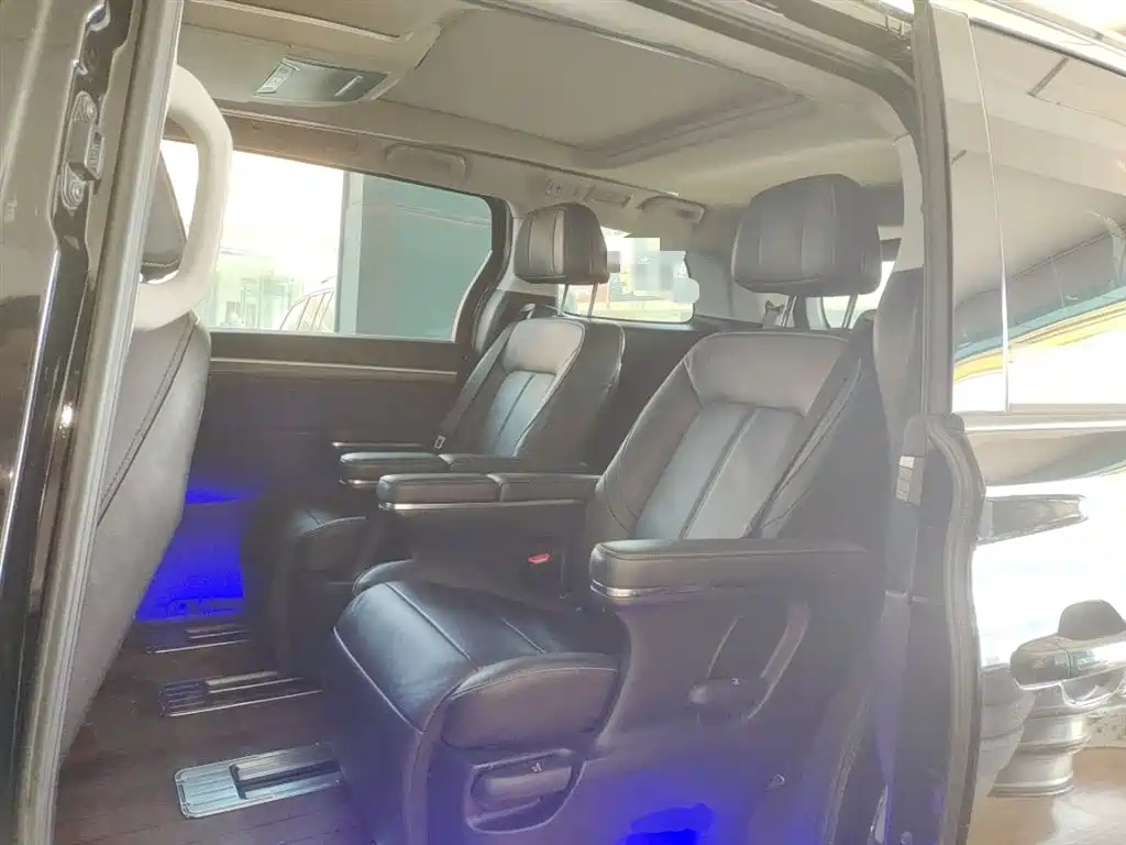 GAC Motor Trumpchi M8 — фото 17