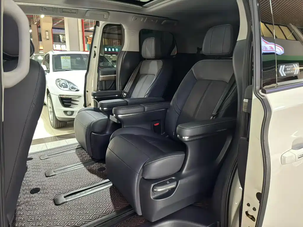 GAC Motor Trumpchi M8 — фото 9