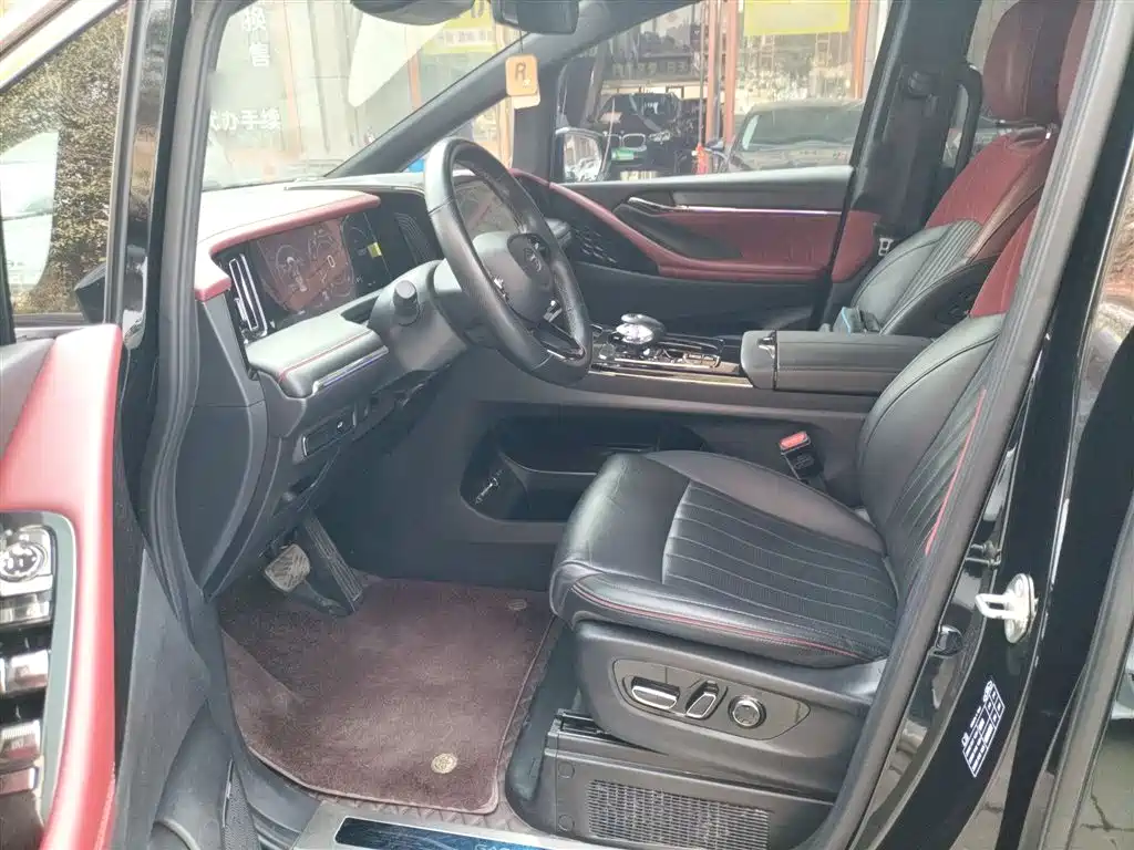 GAC Motor Trumpchi M8 — фото 13