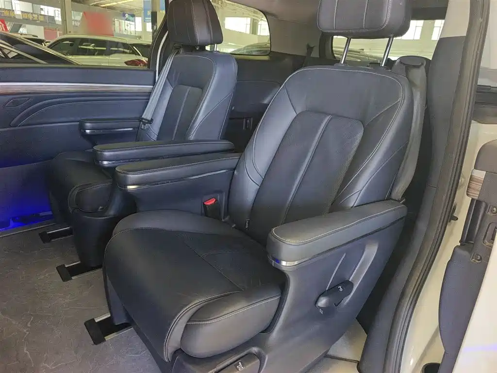 GAC Motor Trumpchi M8 — фото 17