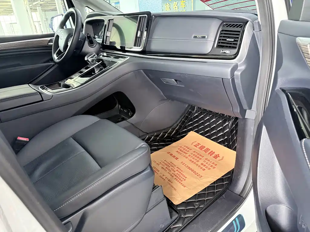 GAC Motor Trumpchi M8 — фото 20