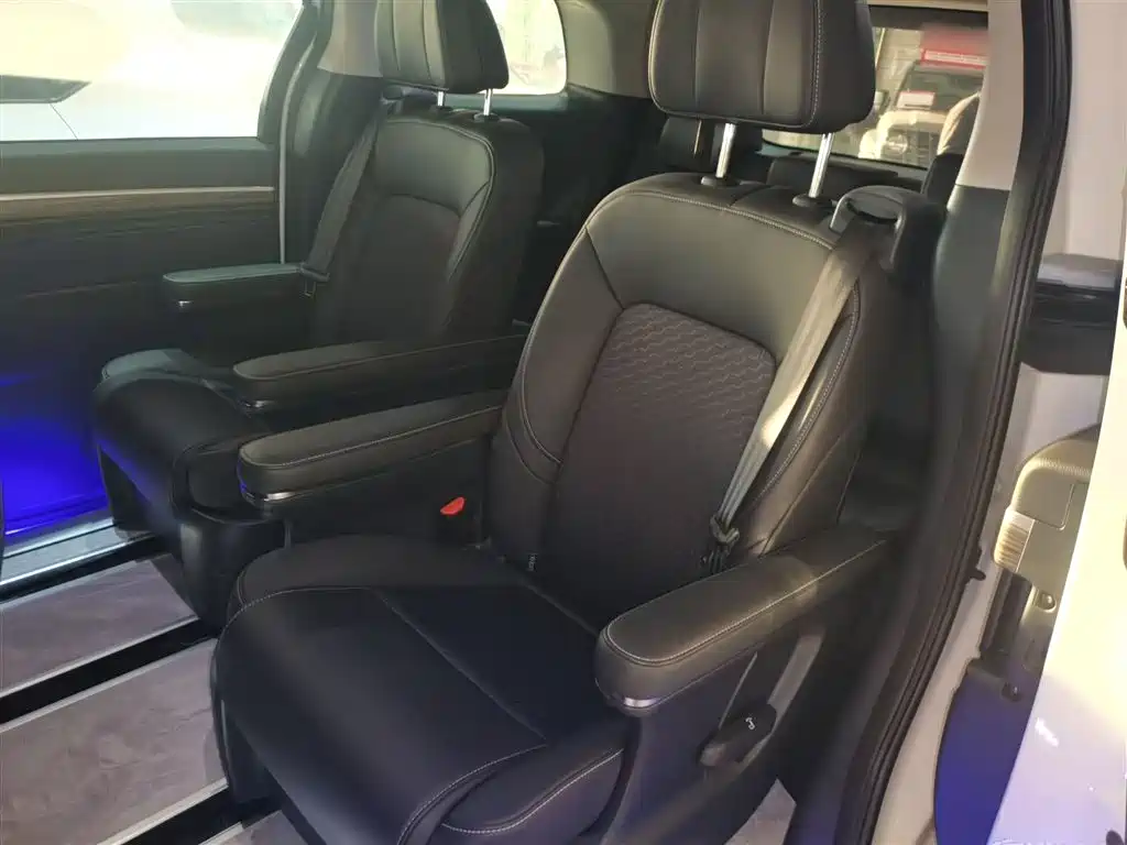 GAC Motor Trumpchi M8 — фото 13