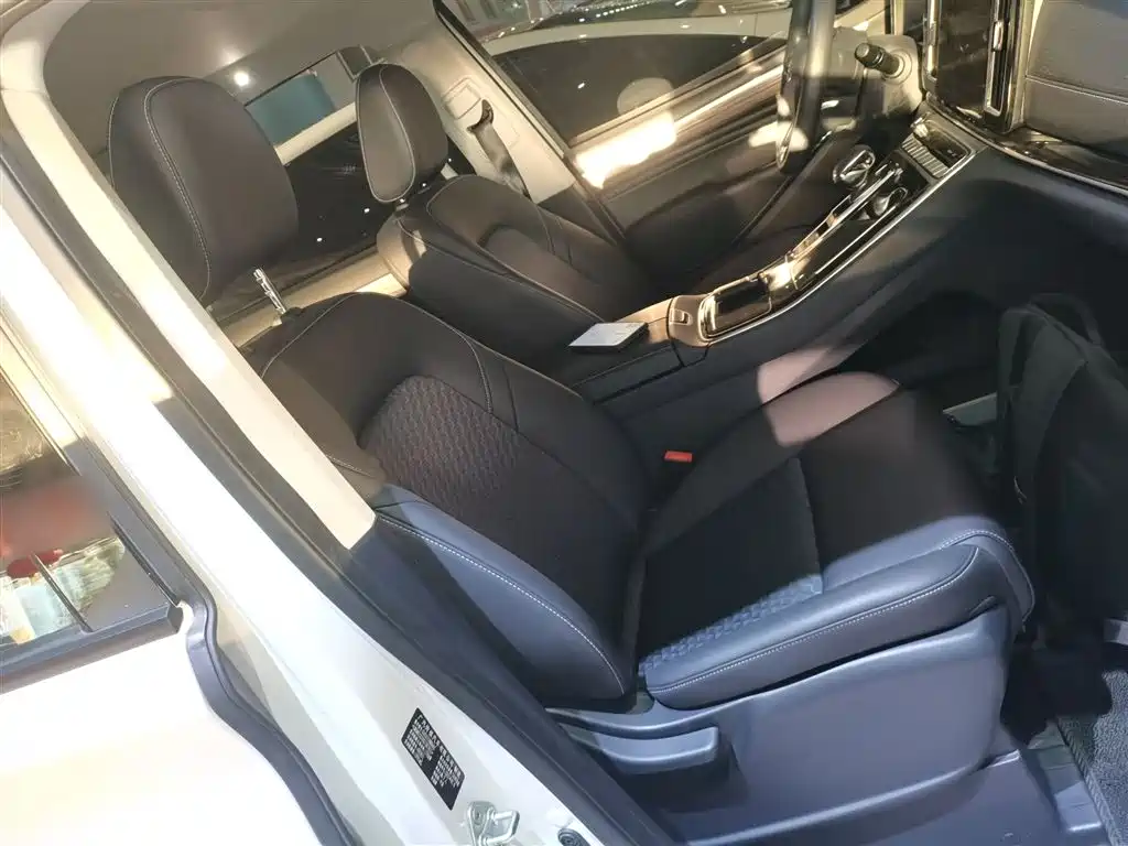 GAC Motor Trumpchi M8 — фото 20
