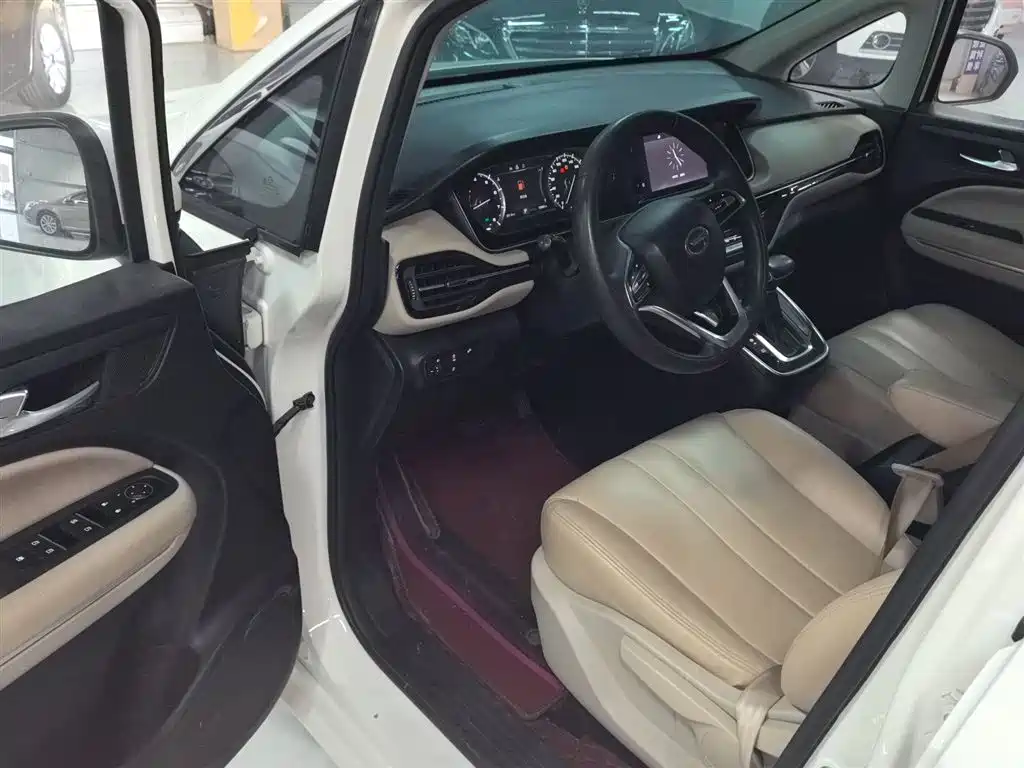 GAC Motor Trumpchi M6 — фото 13