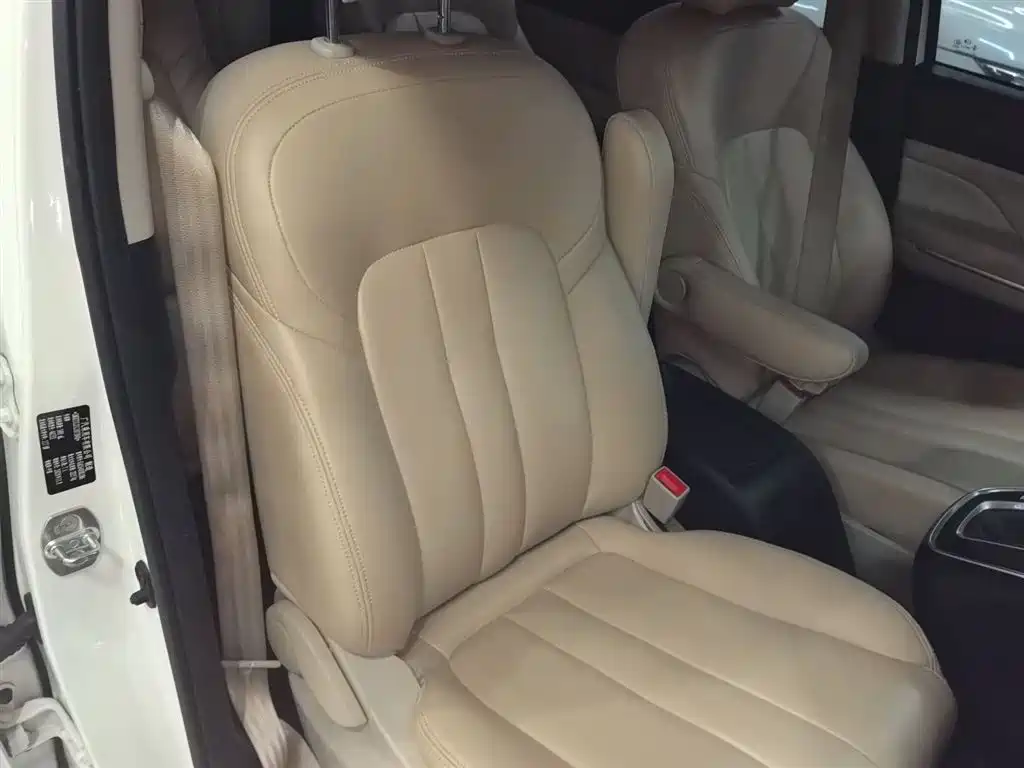 GAC Motor Trumpchi M6 — фото 17