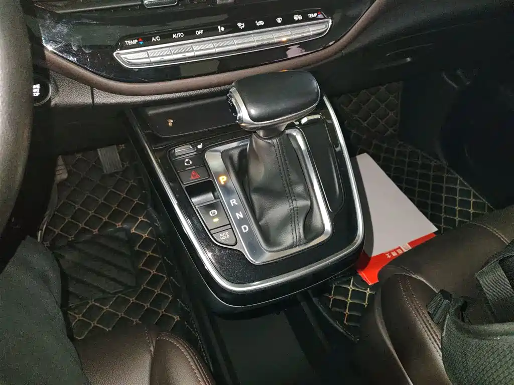 GAC Motor Trumpchi M6 — фото 14