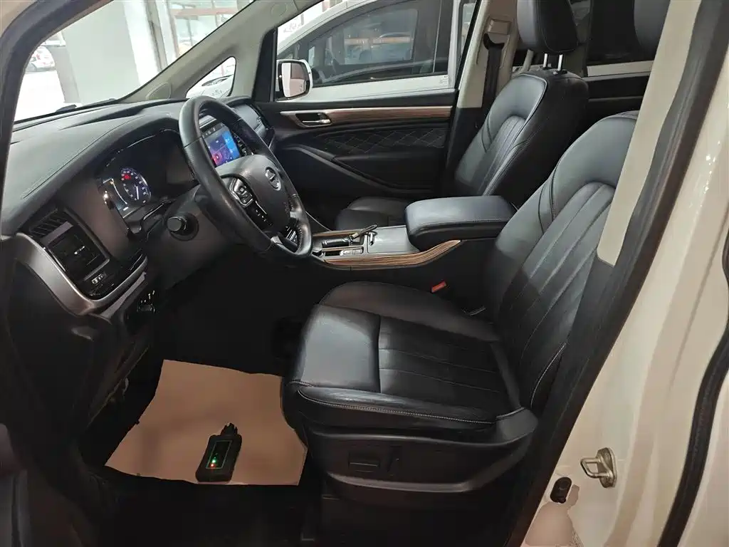 GAC Motor Trumpchi M8 — фото 15