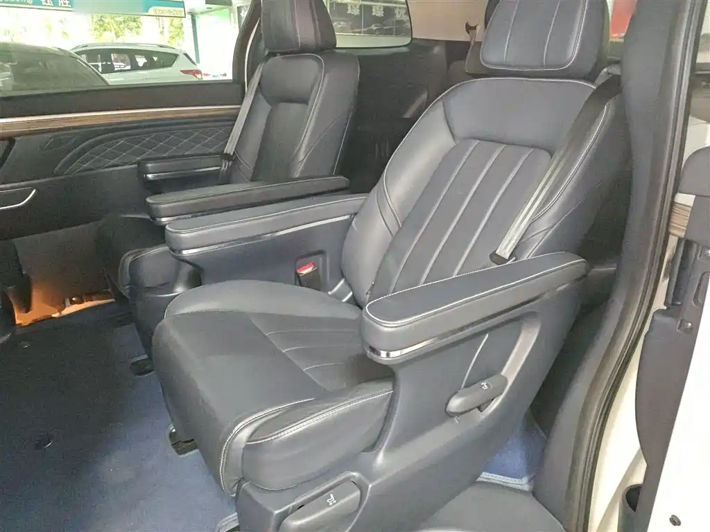 GAC Motor Trumpchi M8 — фото 13