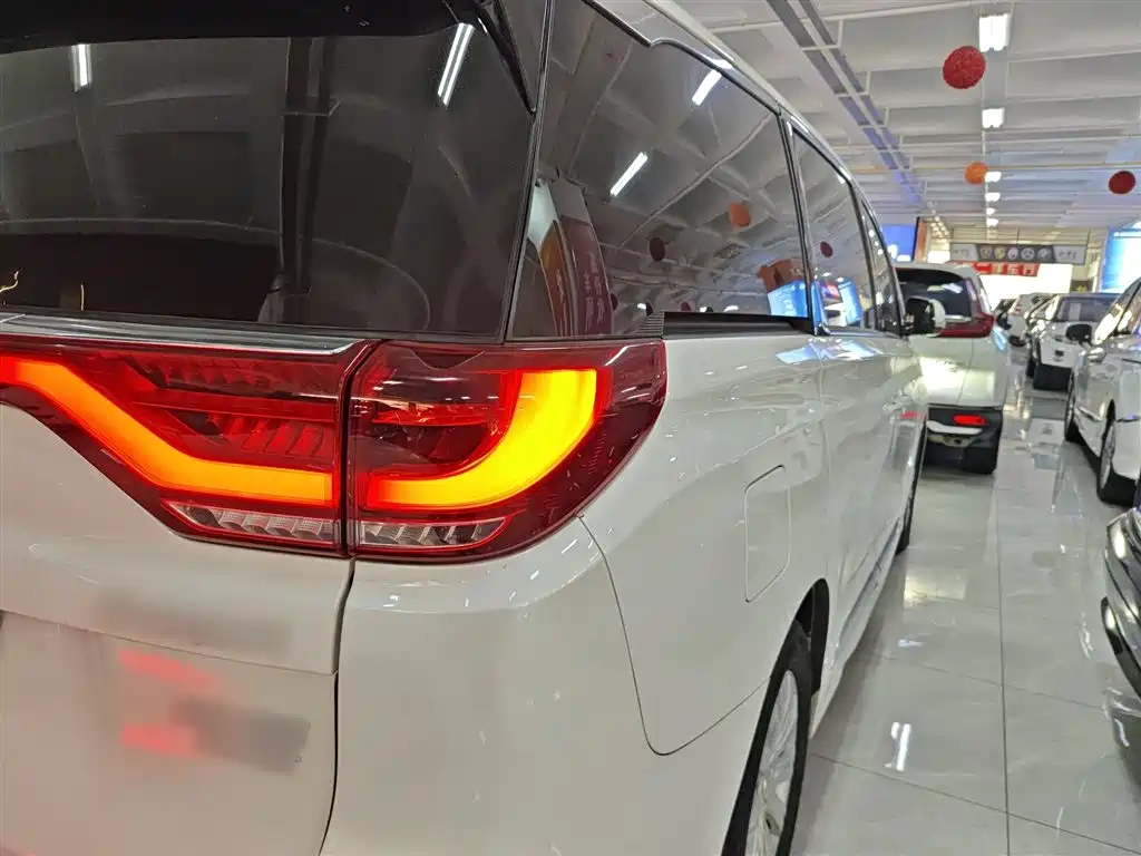 GAC Motor Trumpchi M8 — фото 24