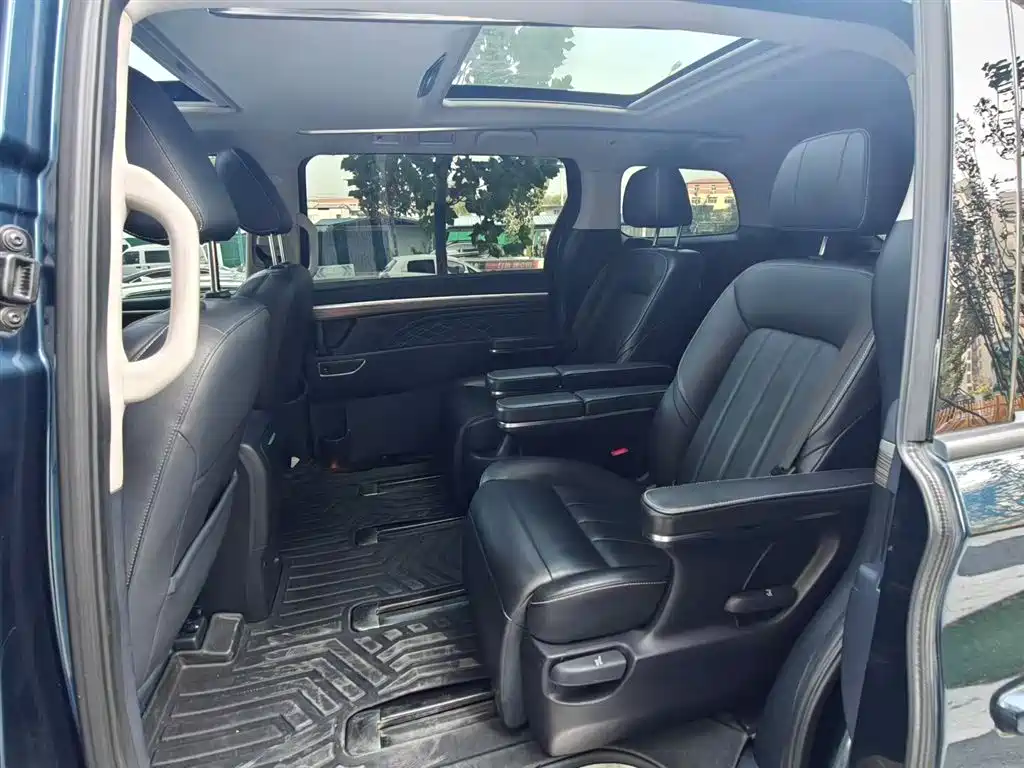 GAC Motor Trumpchi M8 — фото 19