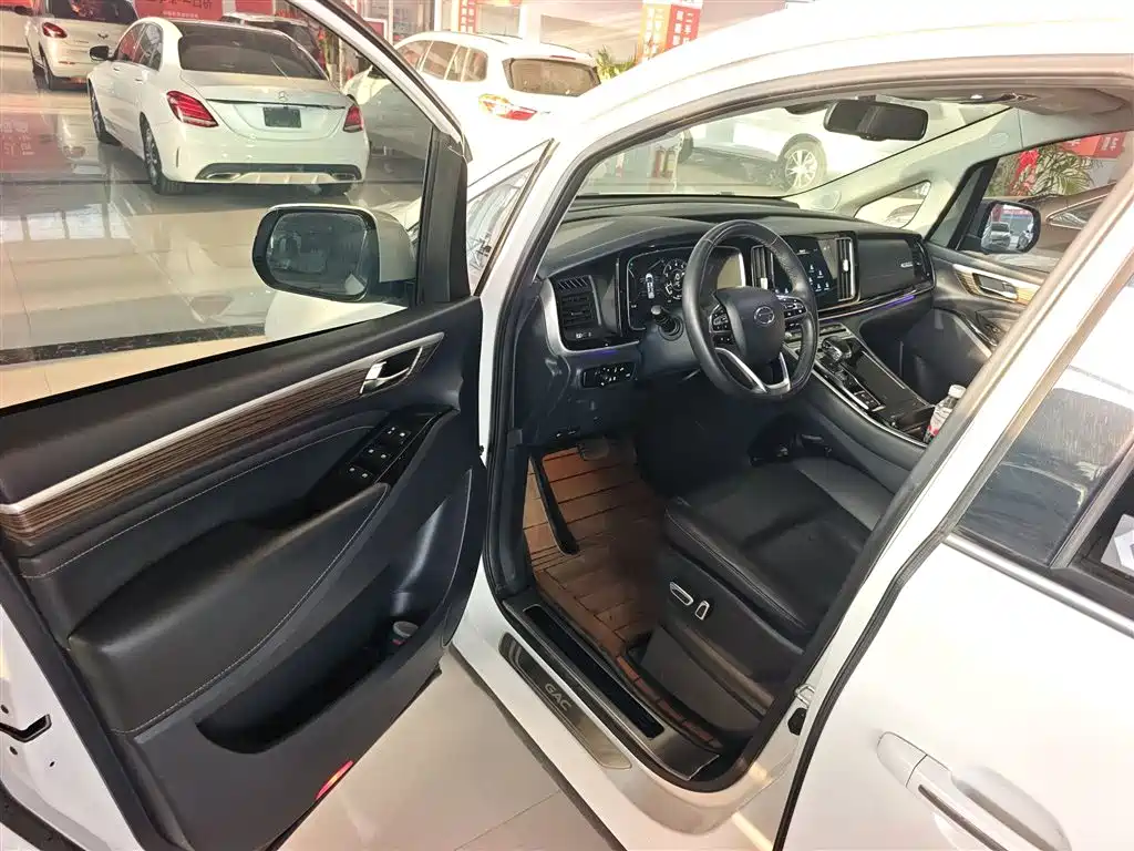 GAC Motor Trumpchi M8 — фото 16