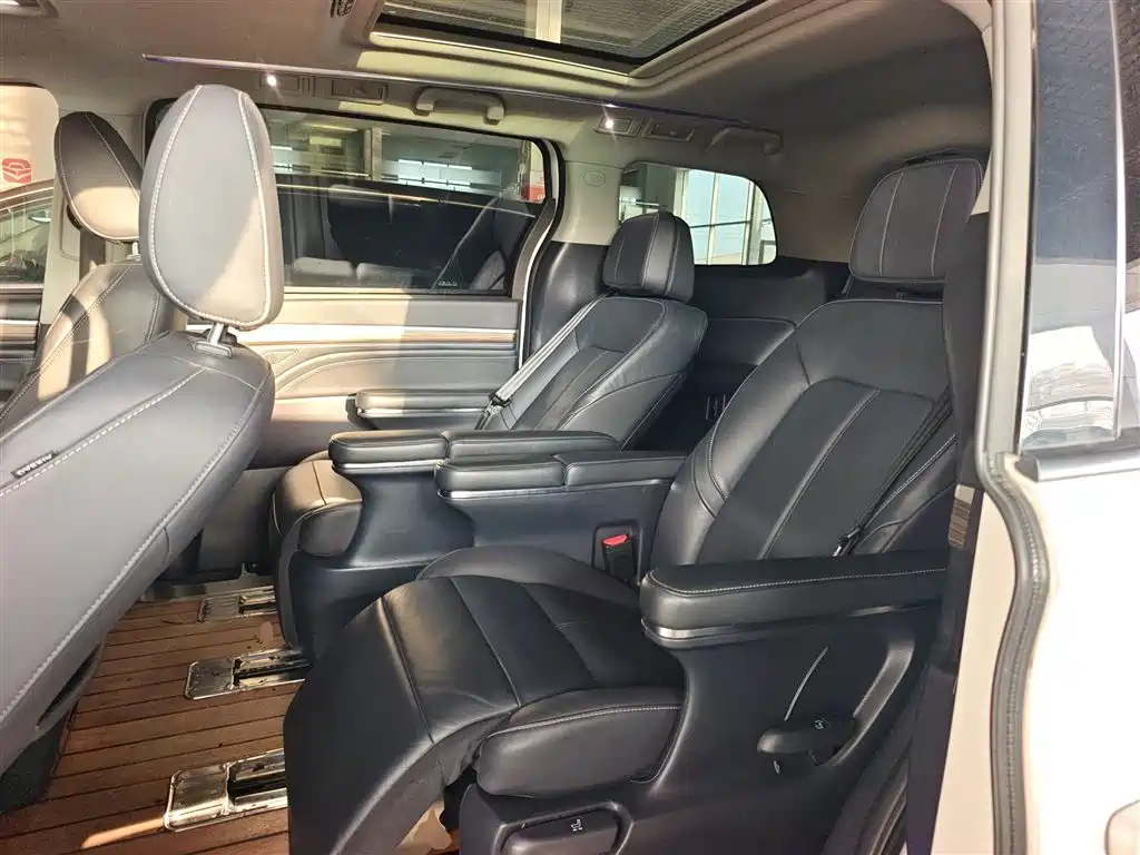 GAC Motor Trumpchi M8 — фото 17