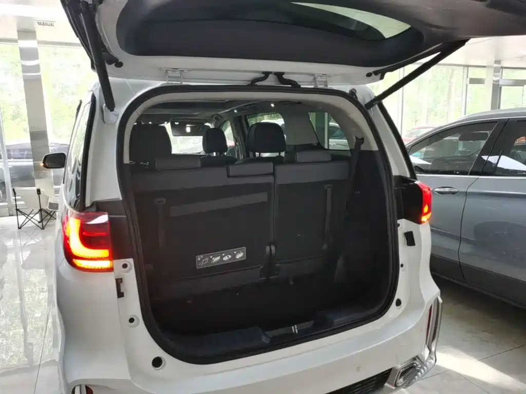 GAC Motor Trumpchi M8 — фото 19