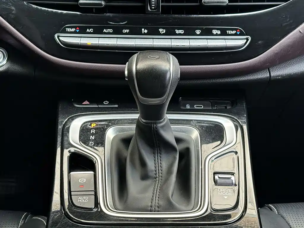 GAC Motor Trumpchi M6 — фото 11