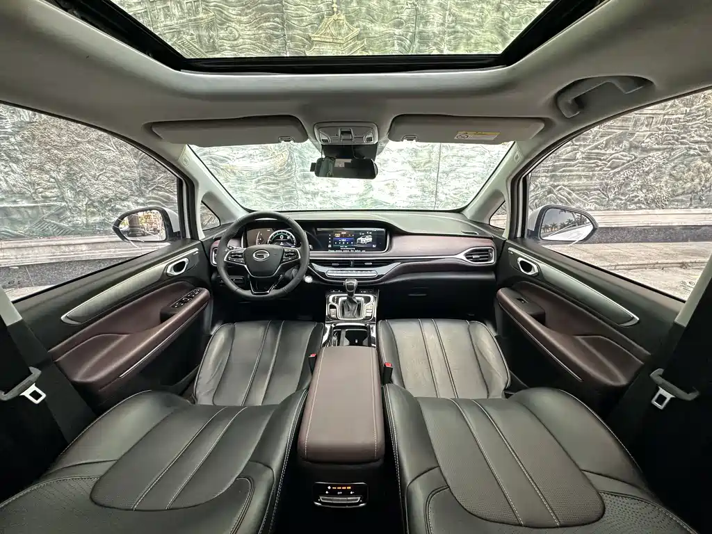 GAC Motor Trumpchi M6 — фото 13