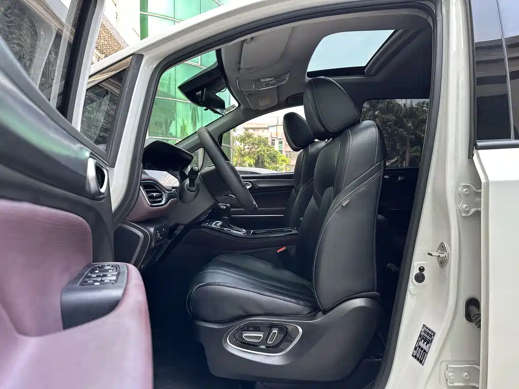GAC Motor Trumpchi M6 — фото 15