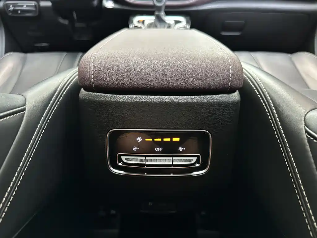 GAC Motor Trumpchi M6 — фото 20
